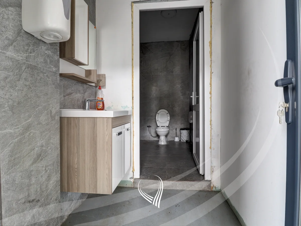 Depo 420m2 me qira në Llapllasellë