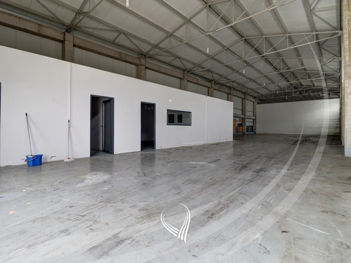 Depo 420m2 me qira në Llapllasellë