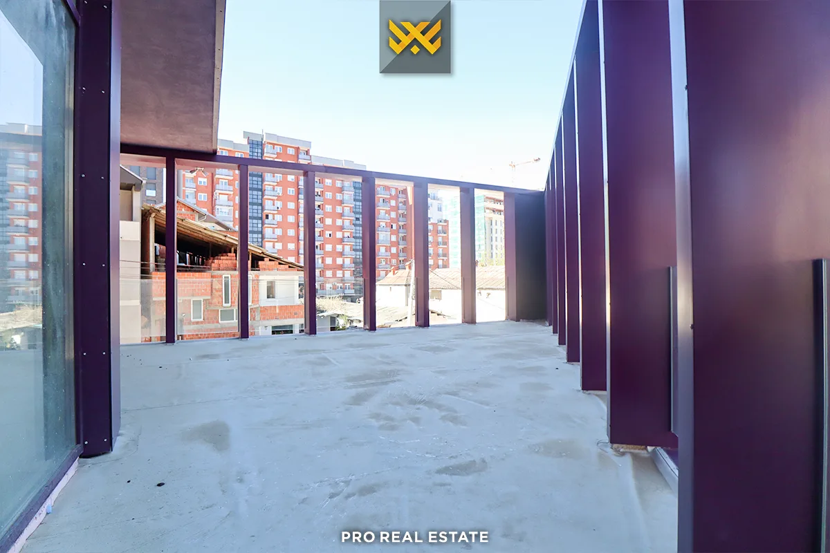 Lokal 320m² + 20m² me #QIRA në Lagjen e Muhaxherëve.