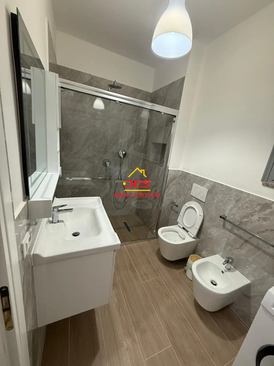 Shitet ose jepet me qira apartament 1+1 në orikum , vlorë.