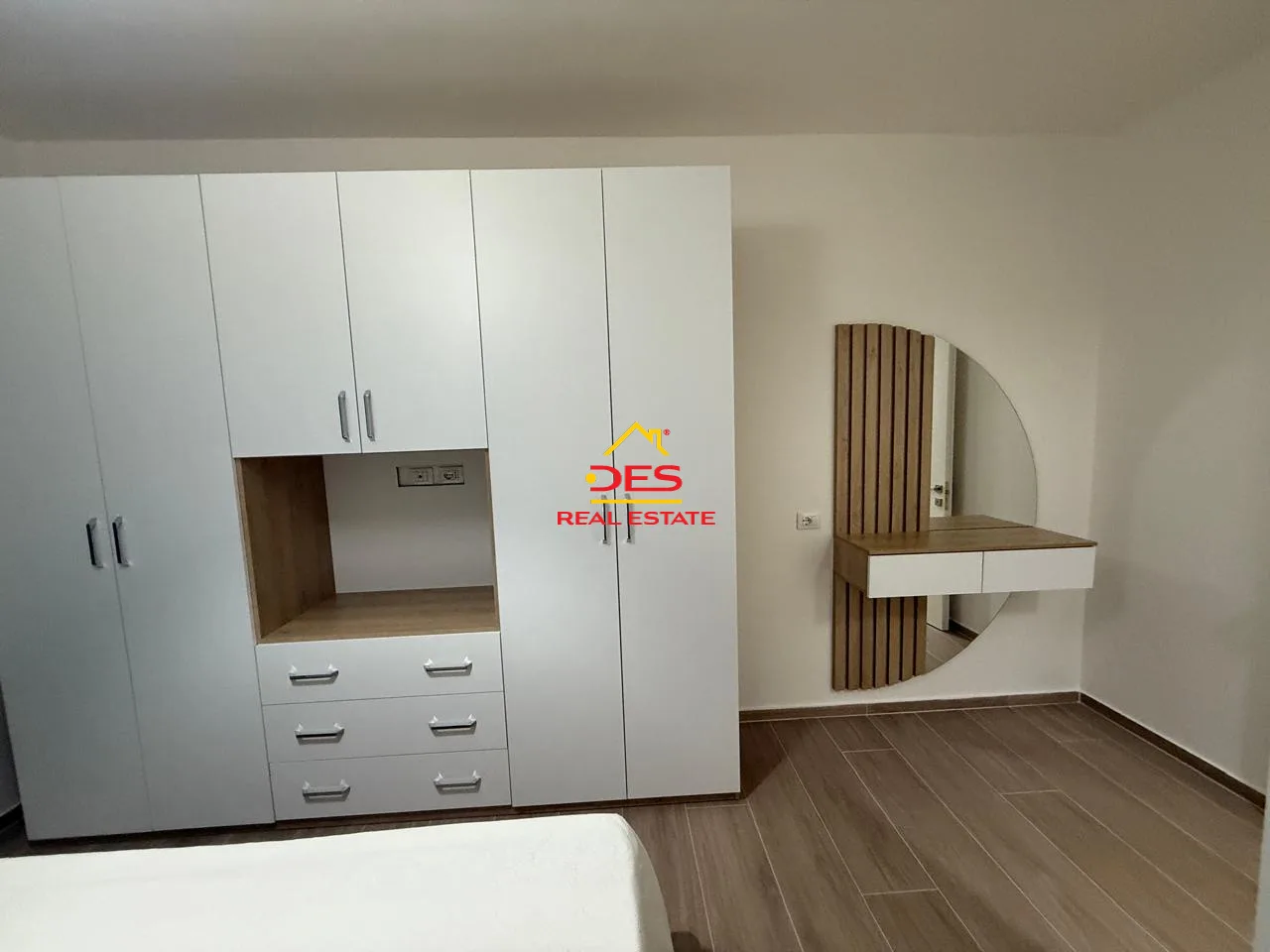 Shitet ose jepet me qira apartament 1+1 në orikum , vlorë.