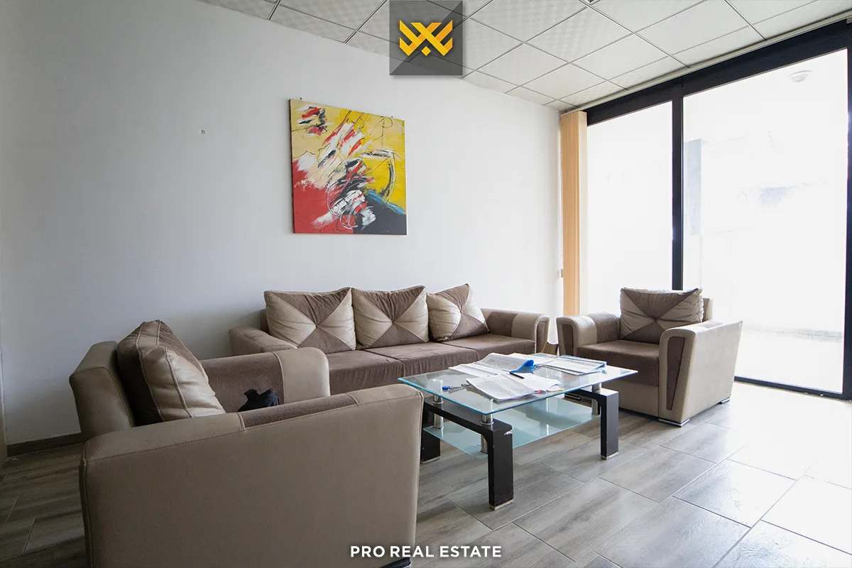 Lokal 185m² me #QIRA në Lagjen e Muhaxherëve.
