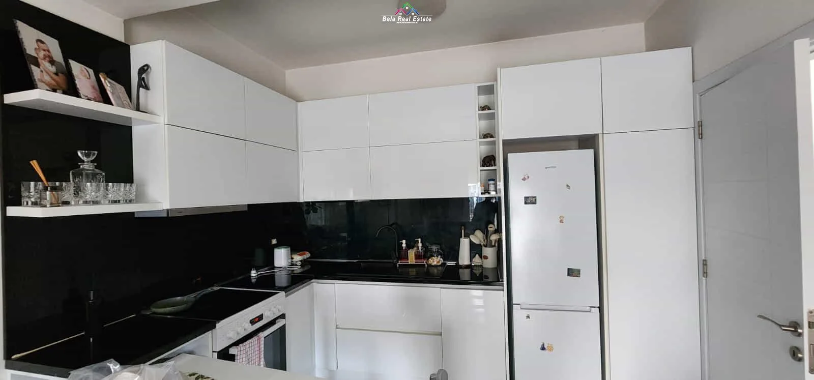 Apartament me qera 2+1 Tek Kompleksi Golden Park ( ID B2201616) Tirane