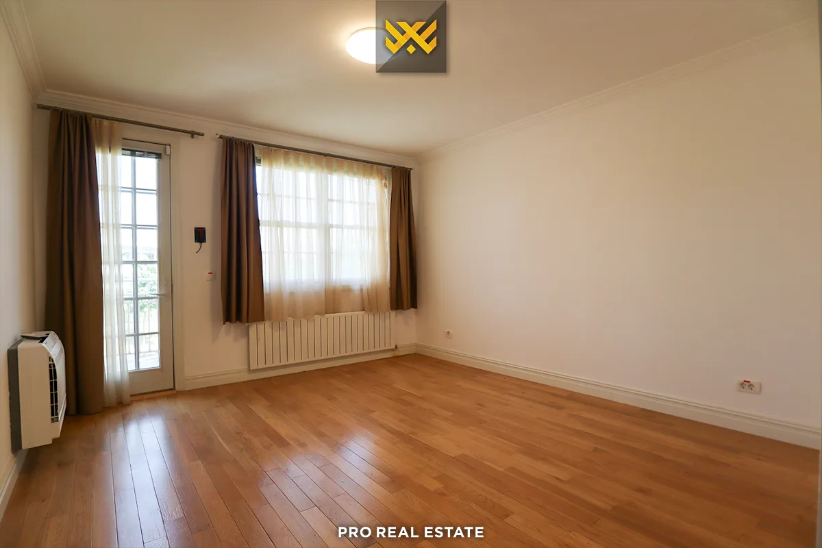 Shtëpi 300m² me #QIRA në Lagjen Fshati Ndërkombëtar