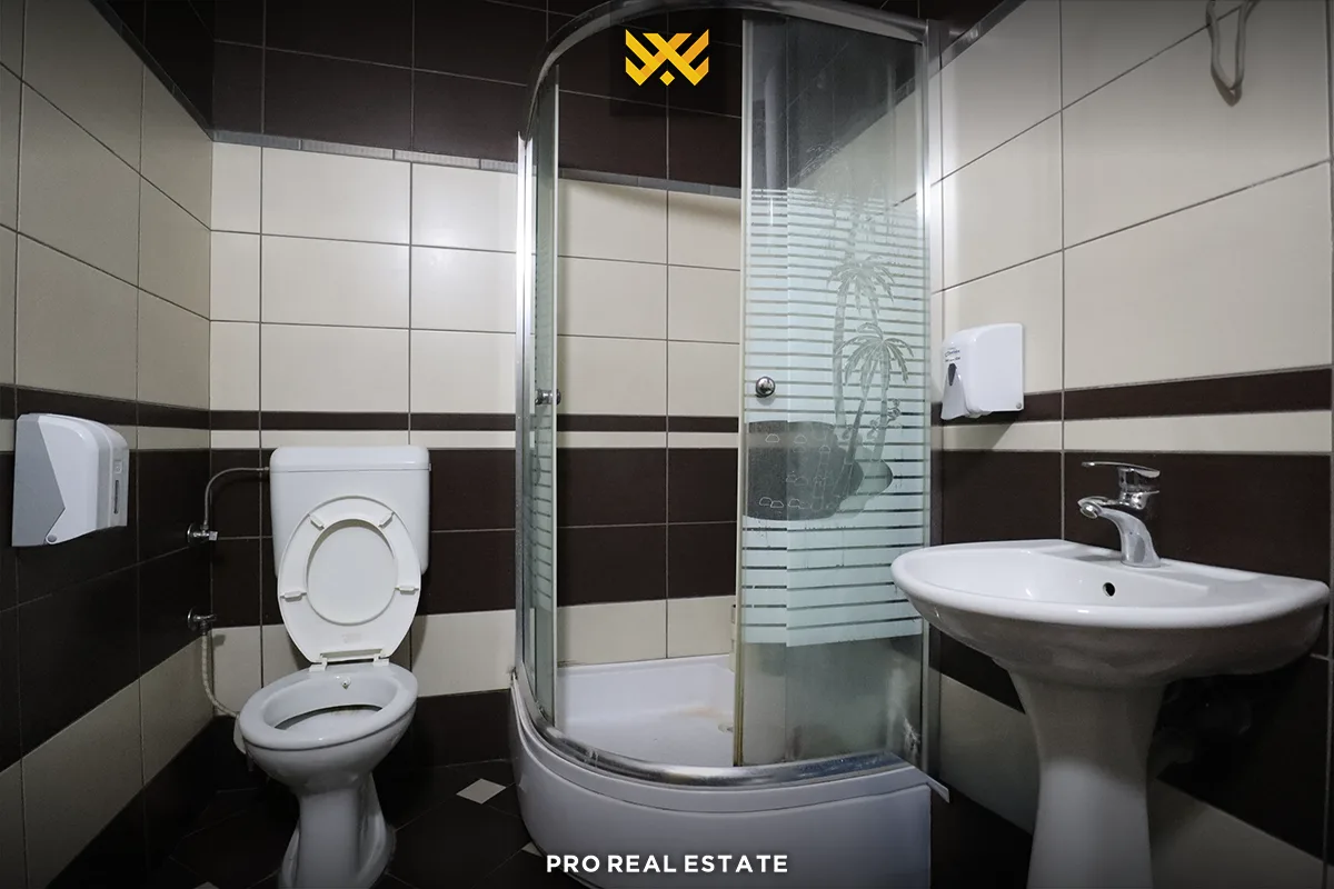 Banesë-Penthouse 161m²+44m² për #SHITJE te Parku i Qytetit.