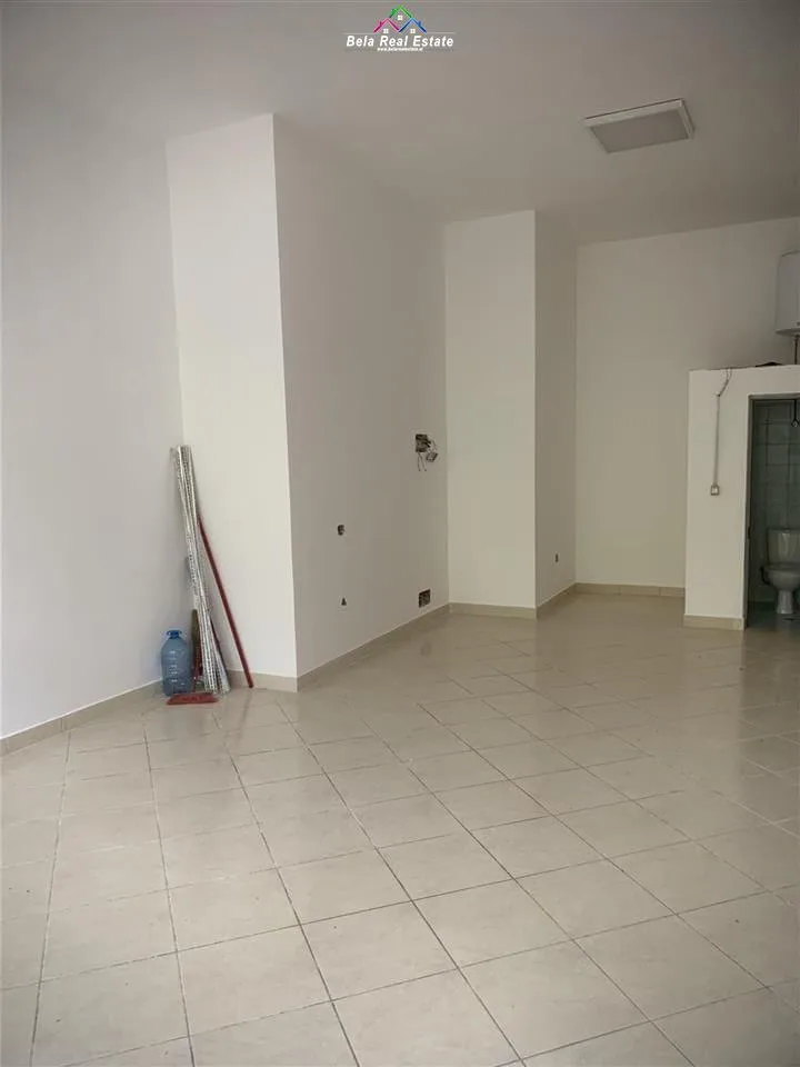 Dyqan Ne Shitje Ne Myslym Shyr (ID BD1164) Tirane