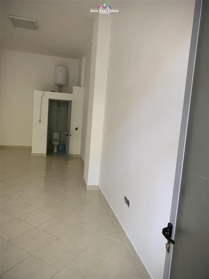 Dyqan Ne Shitje Ne Myslym Shyr (ID BD1164) Tirane