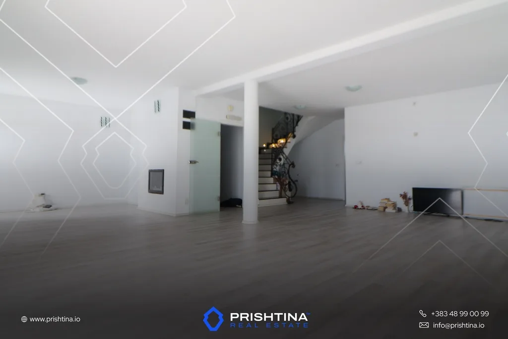 Shtëpi me qira 180m² në Veternik