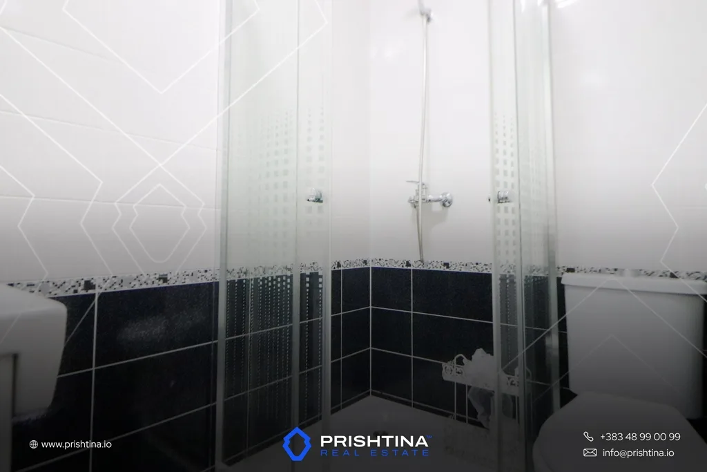 Shtëpi me qira 180m² në Veternik