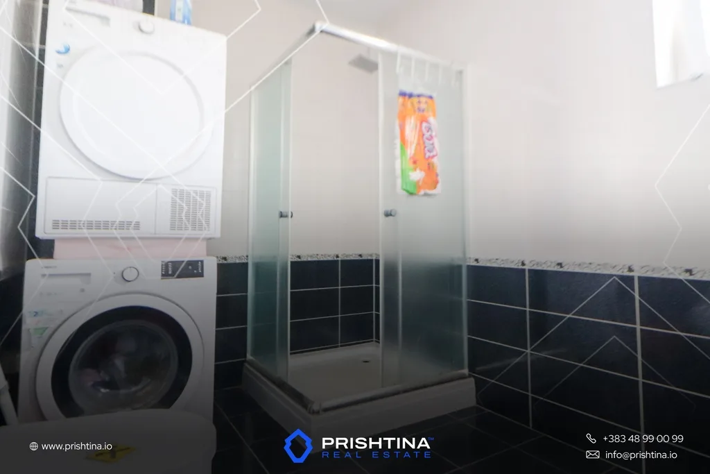 Shtëpi me qira 180m² në Veternik