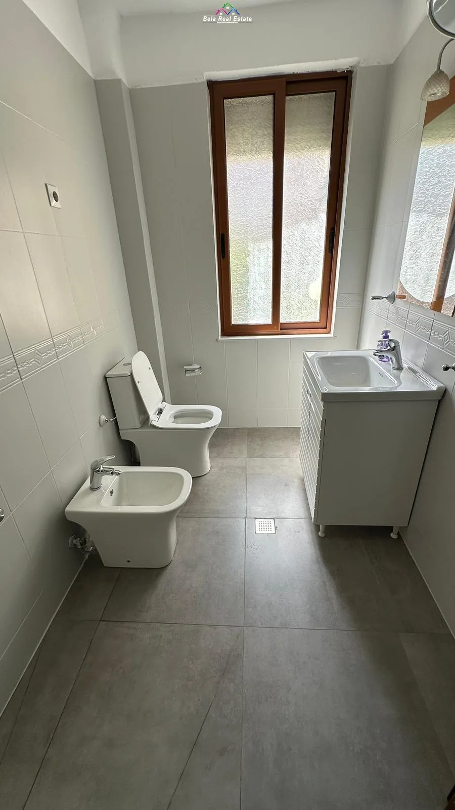 Apartament Me Qera 2+1 Tek Blloku (ID B221214) Tirane.