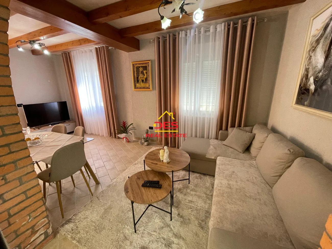 Shitet shtëpi private 2 kate në çentrale,vlorë.