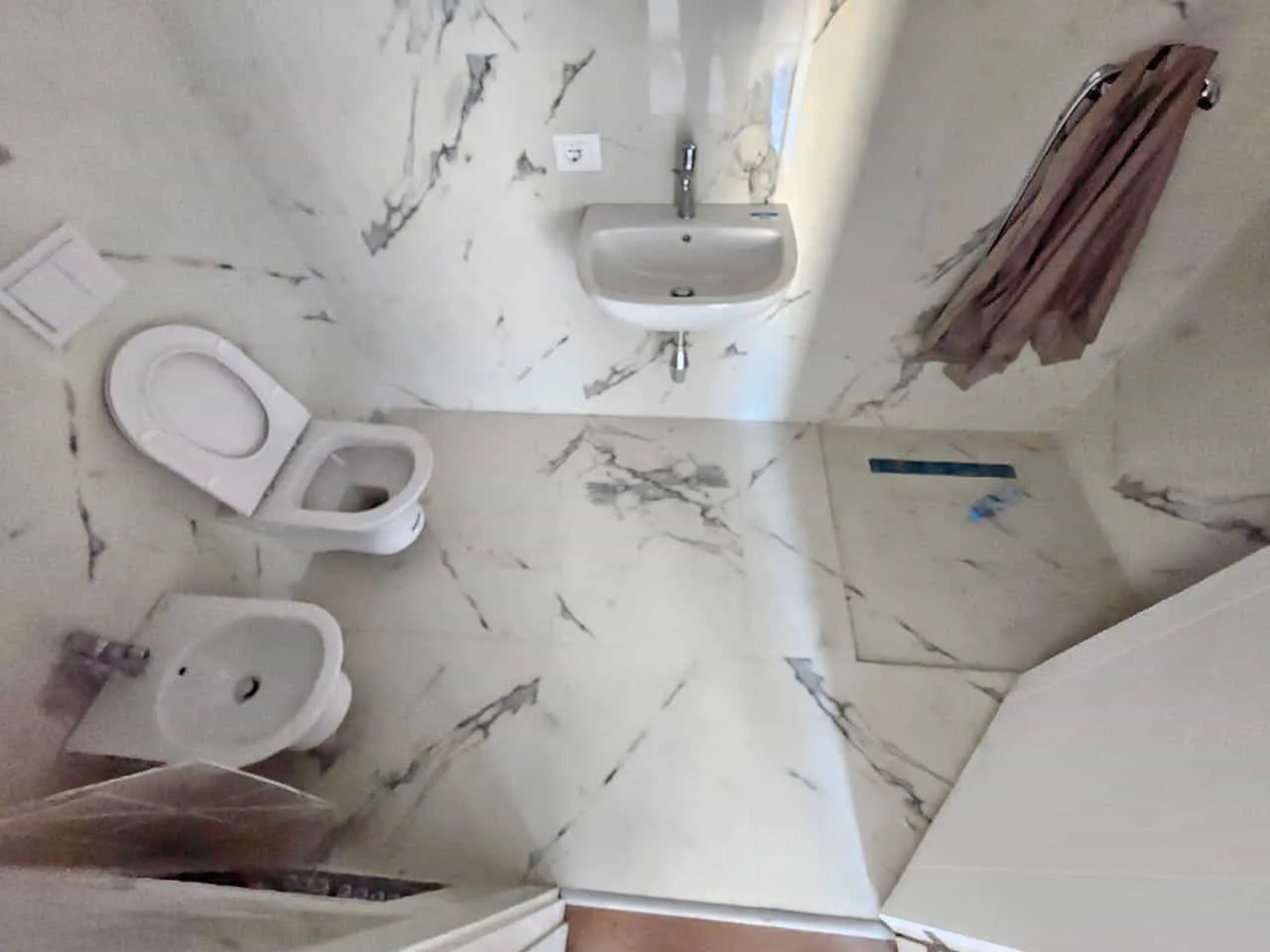 Zyre Me Qera 2+1Tek Kompleksi ASL 2  (ID BZ2617) Tirane.