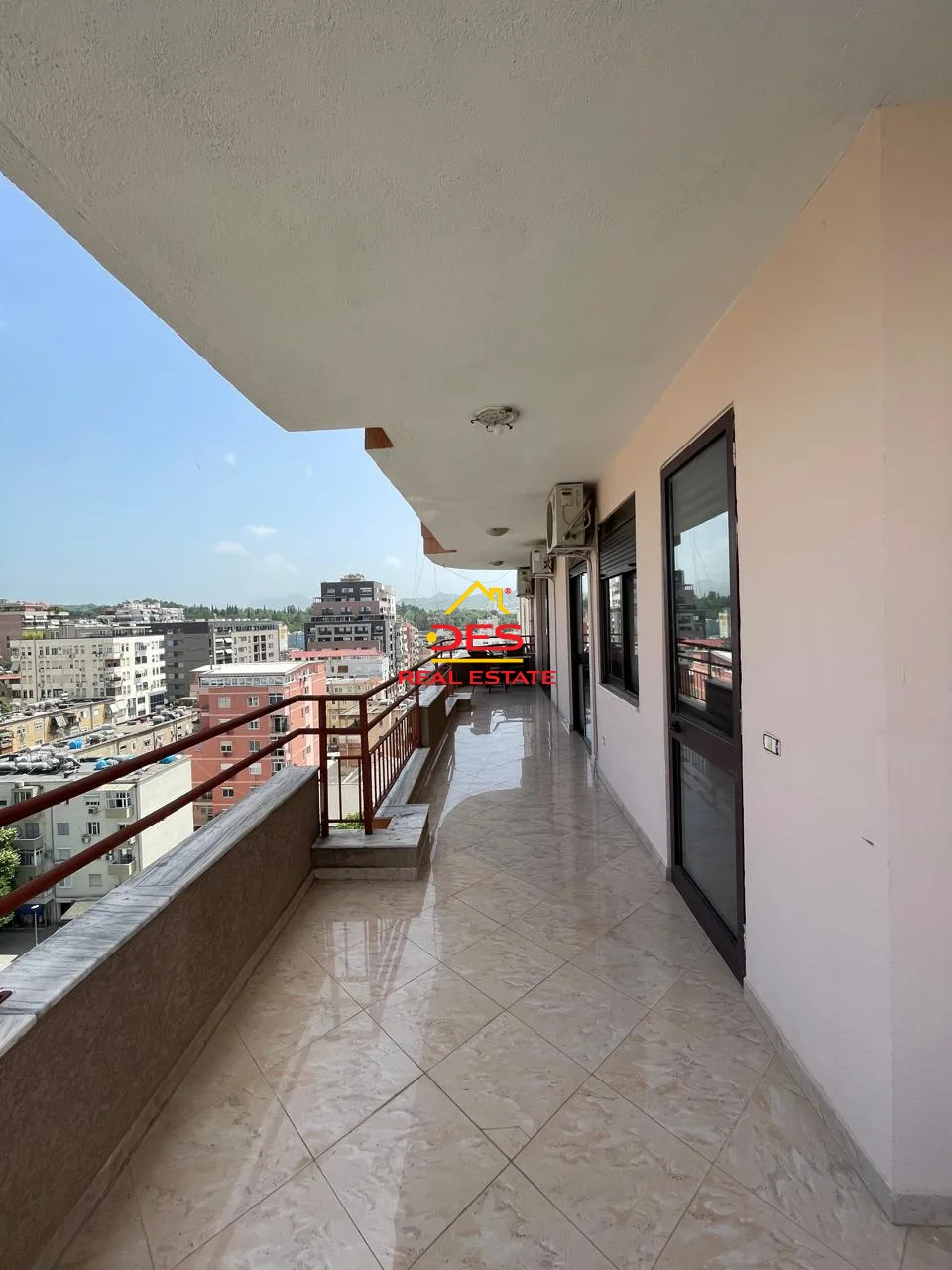 Jepet me qera apartament 2+1 ne Bllok