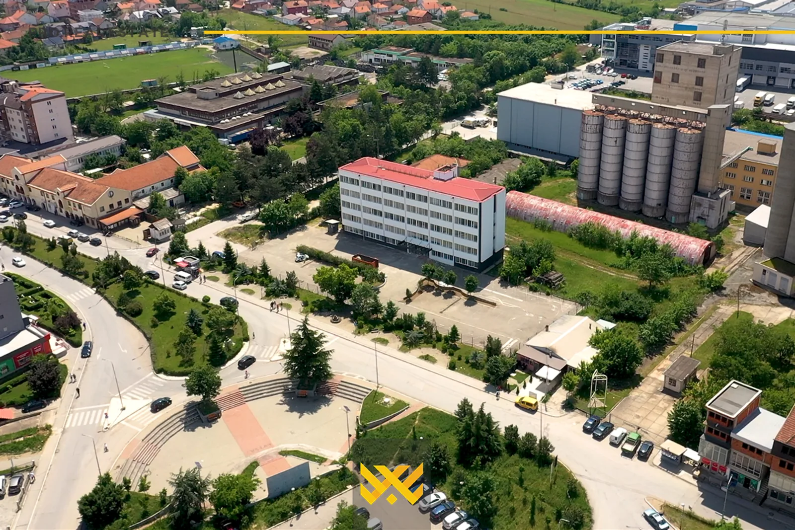 Objekt 2450m² neto + 48 ari truall me #QIRA në Fushë Kosovë.