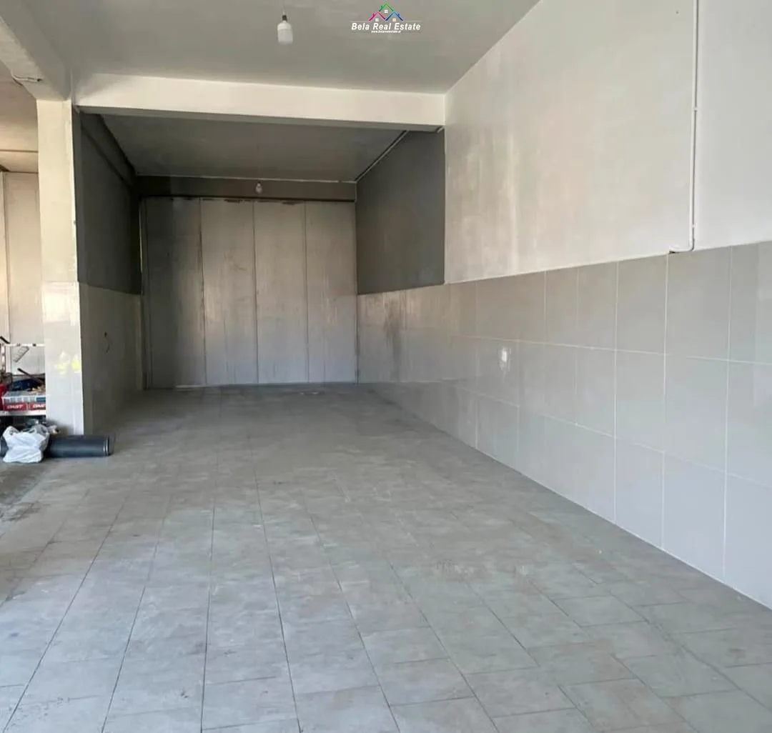 Magazine Me Qera Ne Mezez (ID BM324) Tirane