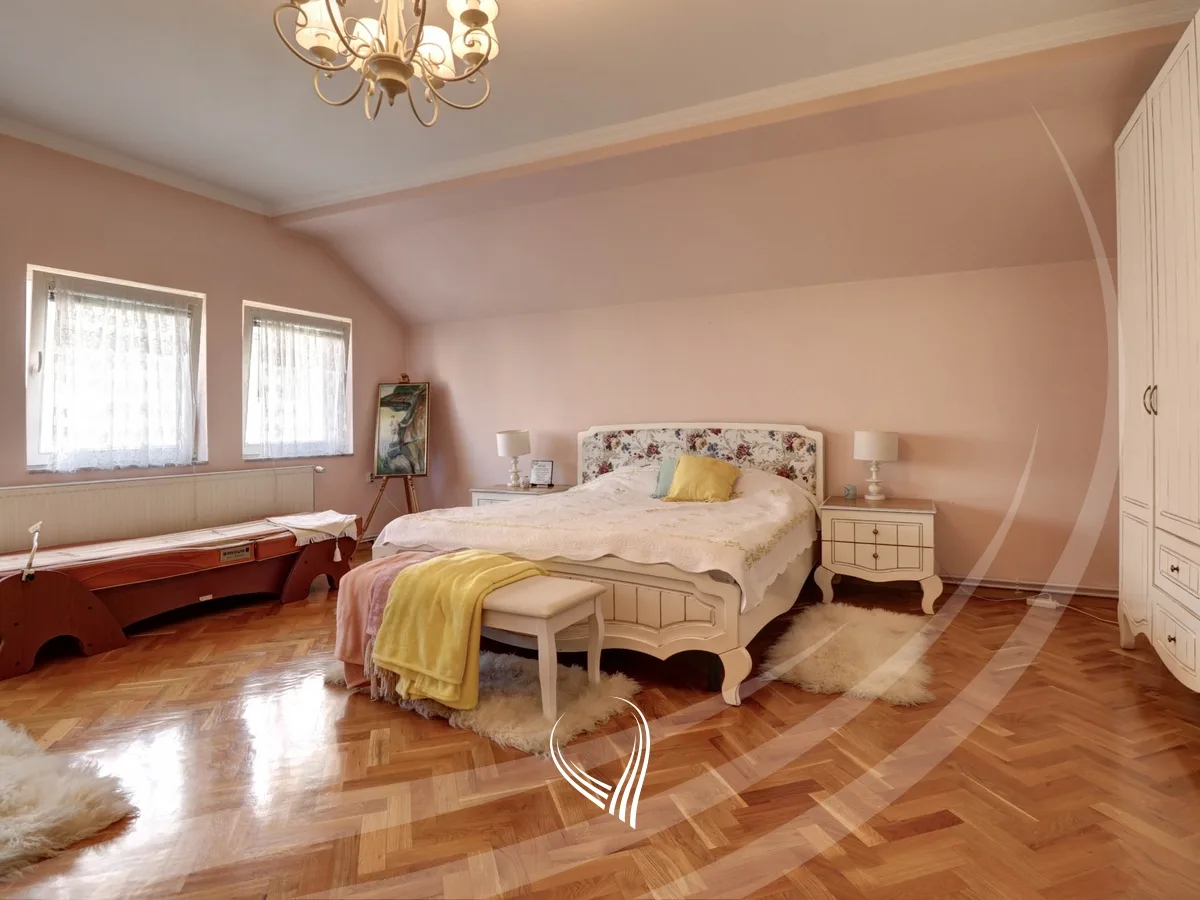 Banesë me 3 dhoma gjumi me qira në lagjen Pejton