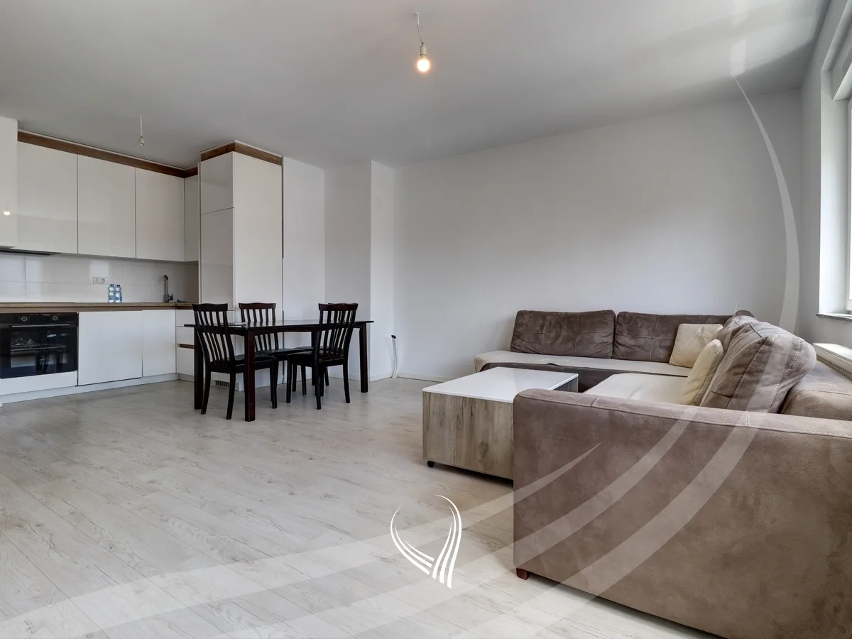 Banesë me 3 dhoma gjumi me qira në lagjen Lakrishtë – Tregtia