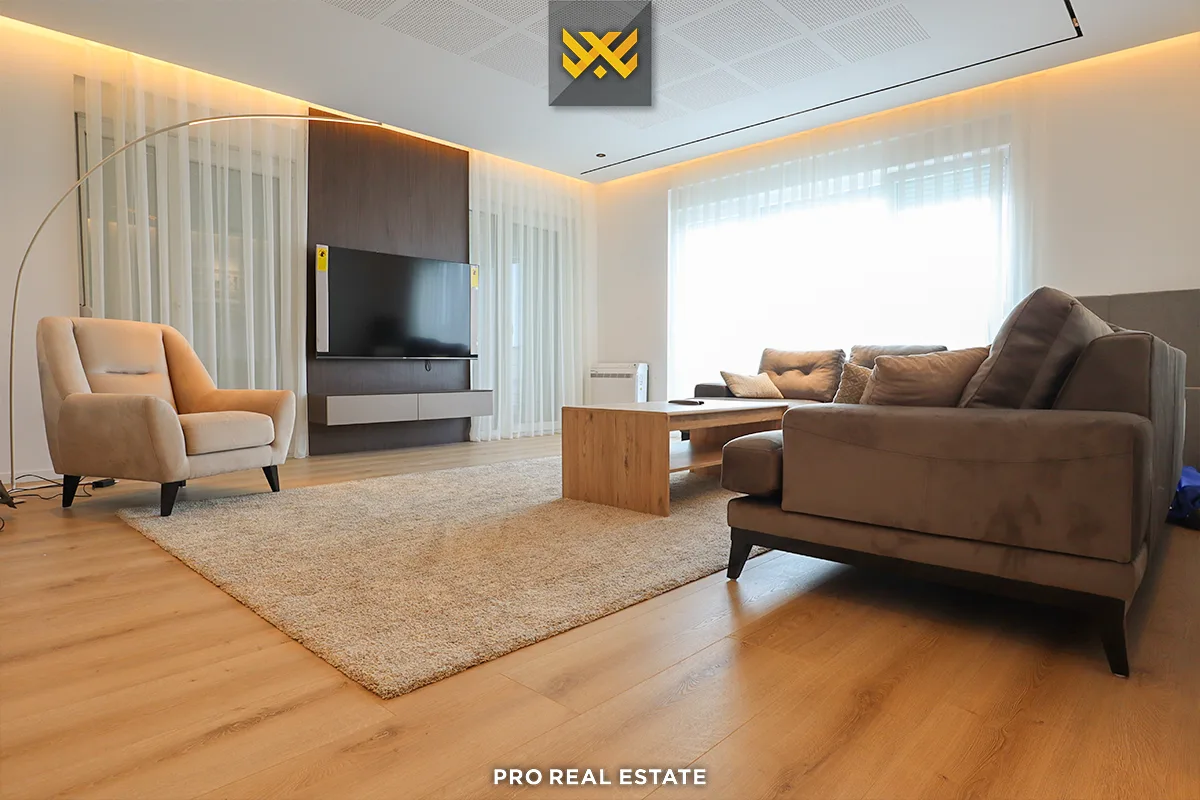 Banesë 176.5m² + 50m²për #SHITJE në Lagjen e Muhaxherëve