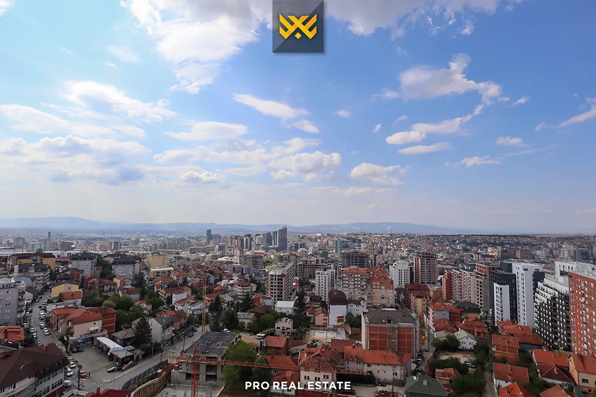 Banesë 176.5m² + 50m²për #SHITJE në Lagjen e Muhaxherëve