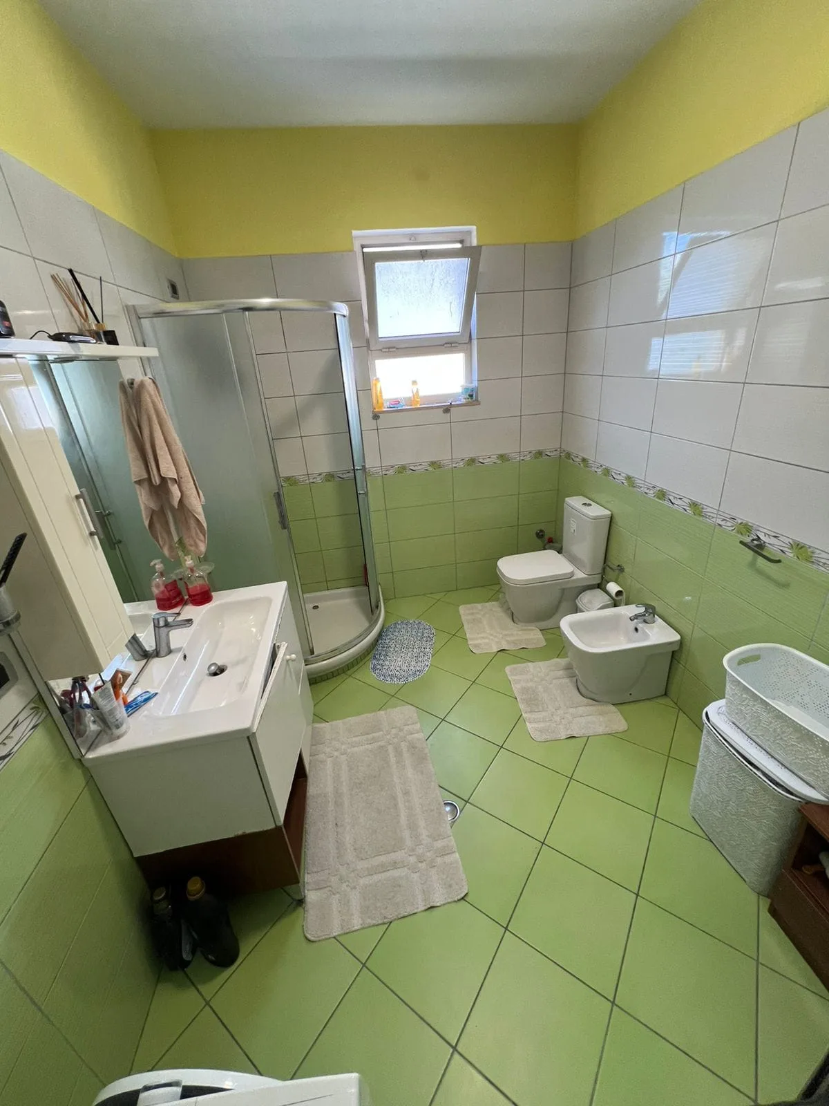 Shitet Vile 2 kateshe tek Rruga e Elbasanit  (ID BV0103) Tirane