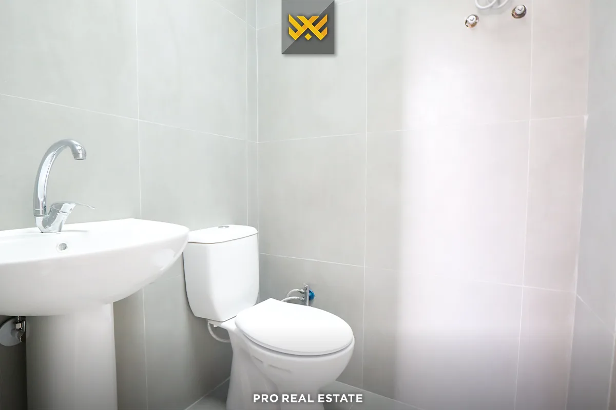 Lokal 62m² me #QIRA në Fushë Kosovë