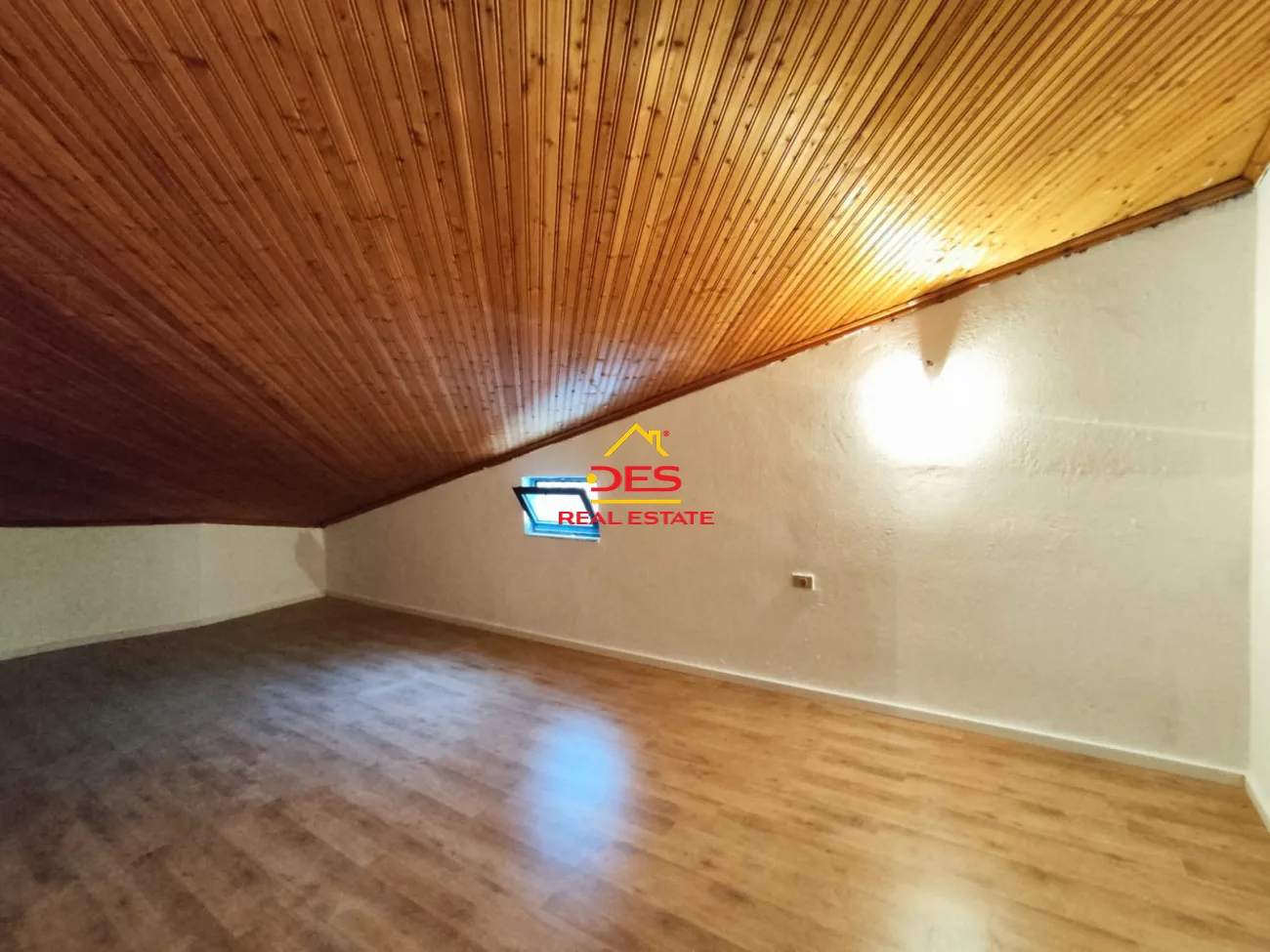 Shitet vilë 3-kate pranë casa italia, tiranë.