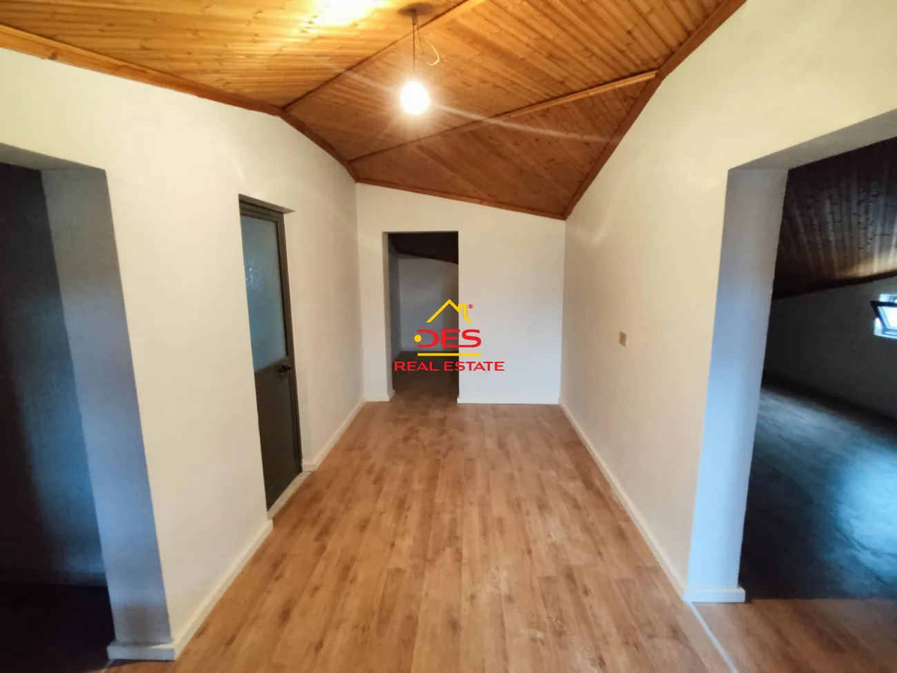 Shitet vilë 3-kate pranë casa italia, tiranë.
