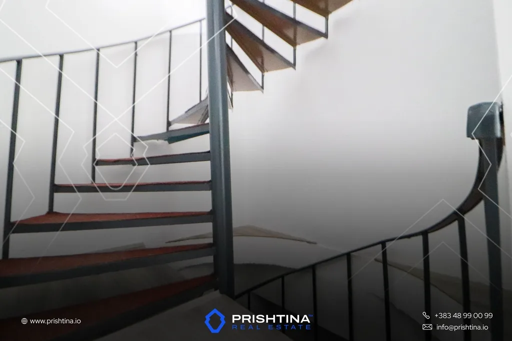 Objekt me qira 157m² në Dardani