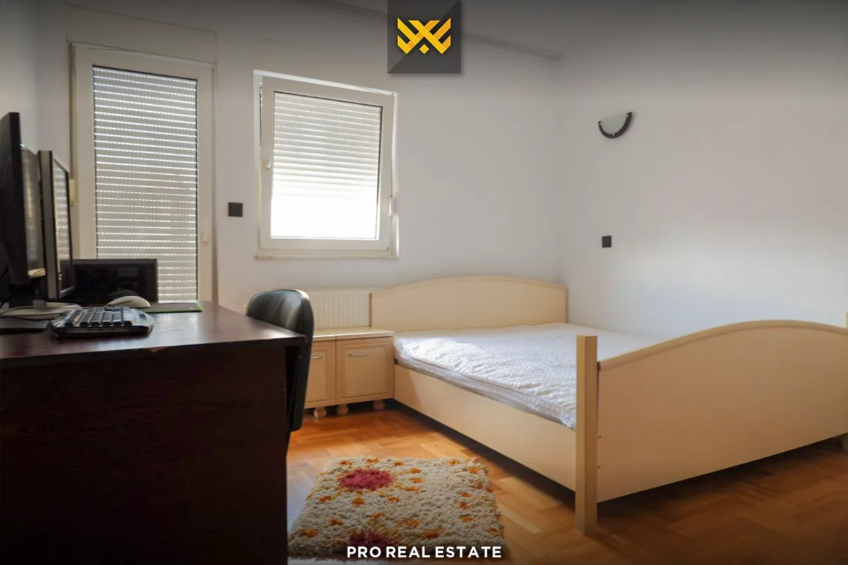 Shtëpi 230m² për #SHITJE në Fushë Kosovë