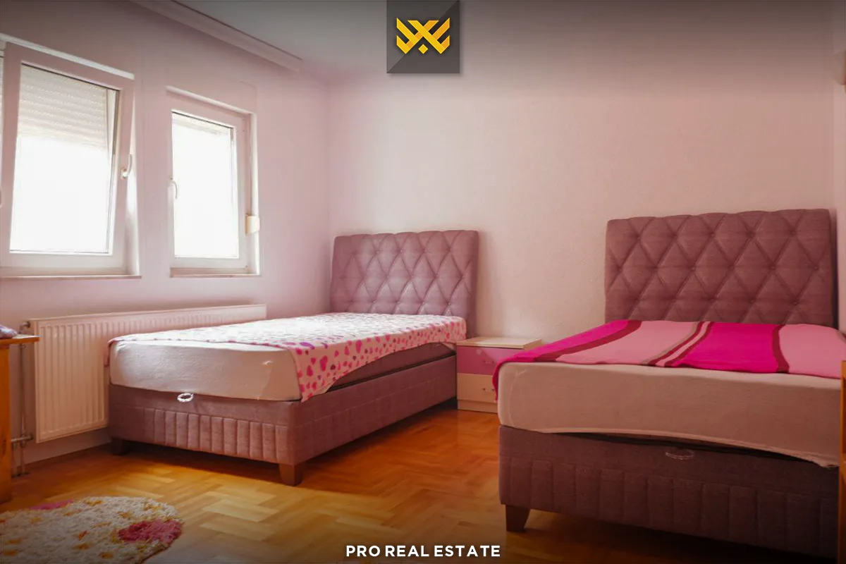 Shtëpi 230m² për #SHITJE në Fushë Kosovë
