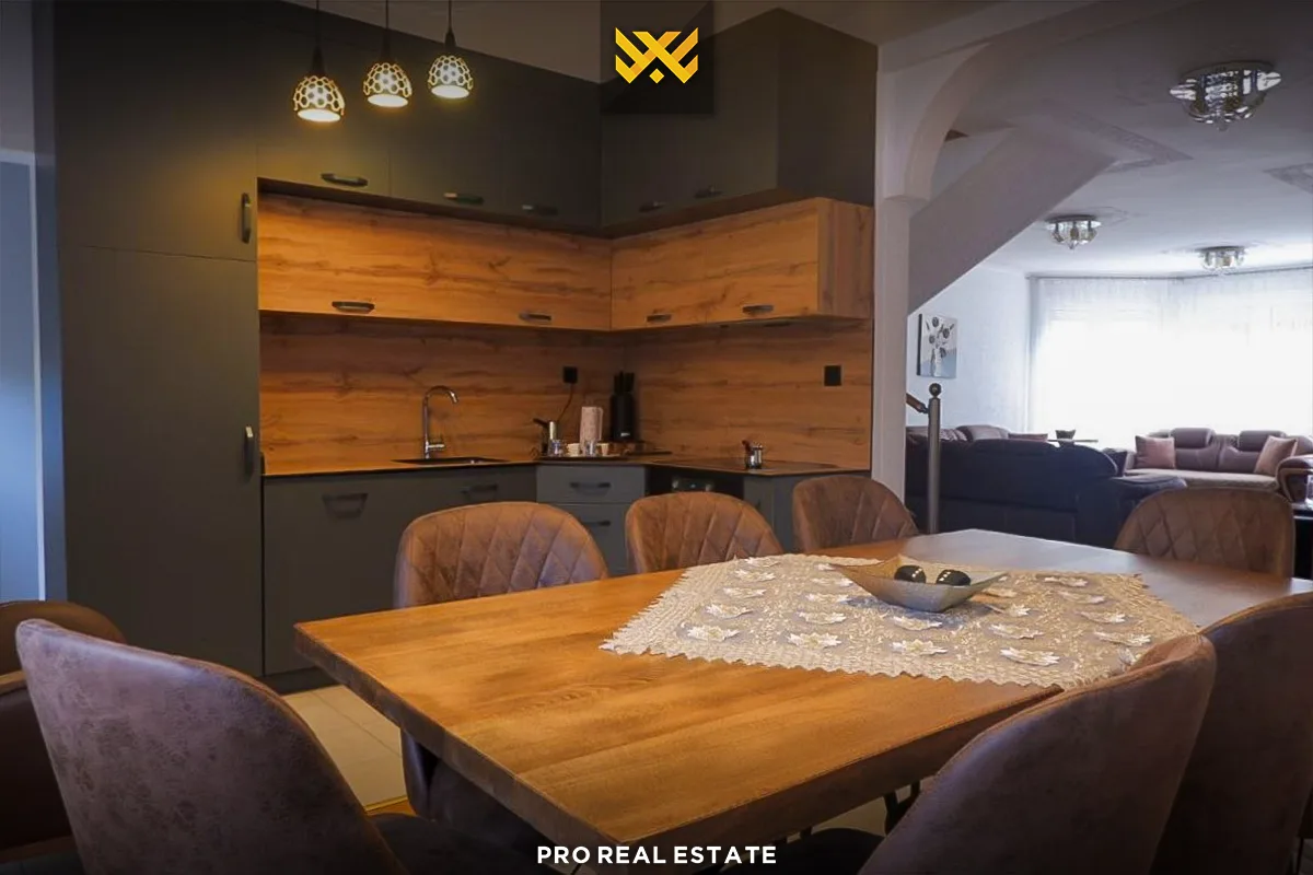 Shtëpi 230m² për #SHITJE në Fushë Kosovë