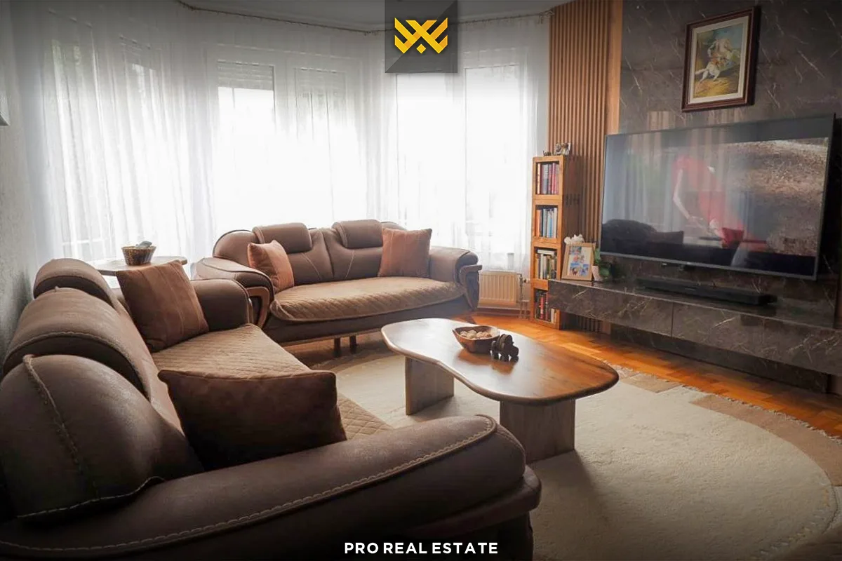 Shtëpi 230m² për #SHITJE në Fushë Kosovë