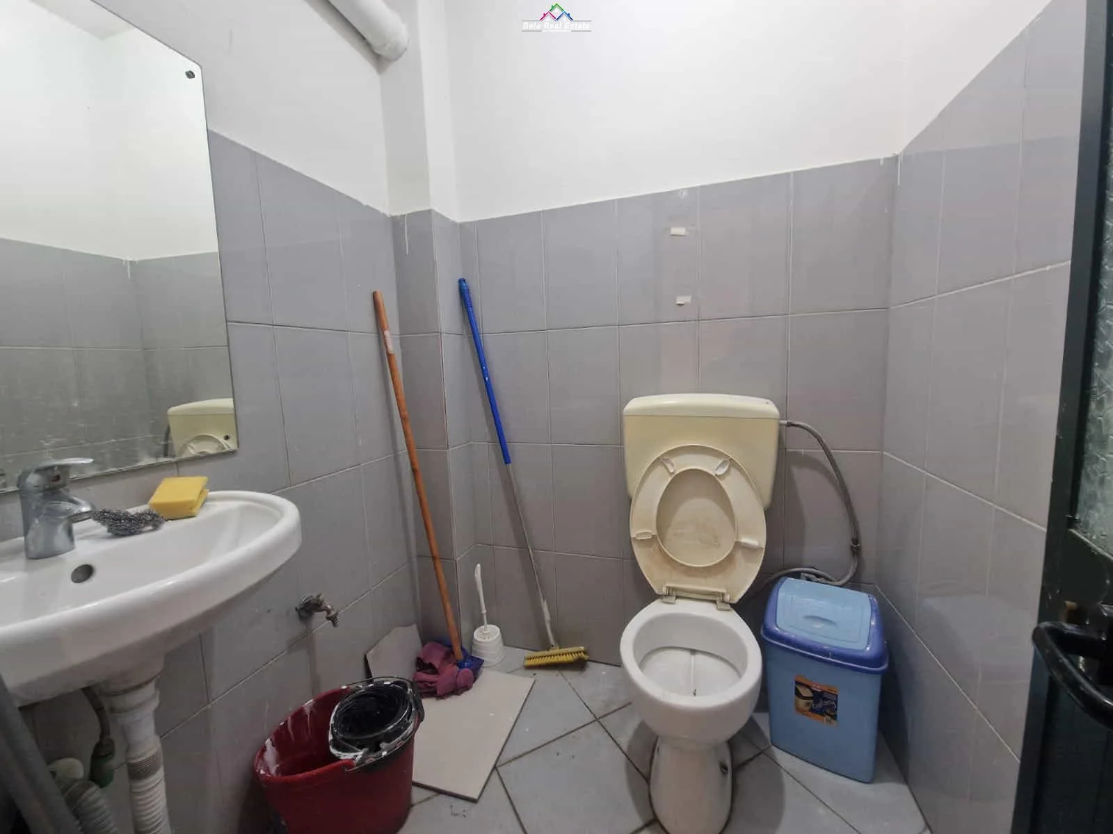 Dyqan Me Qera Tek Brryli ( ID BD21879)Tirane