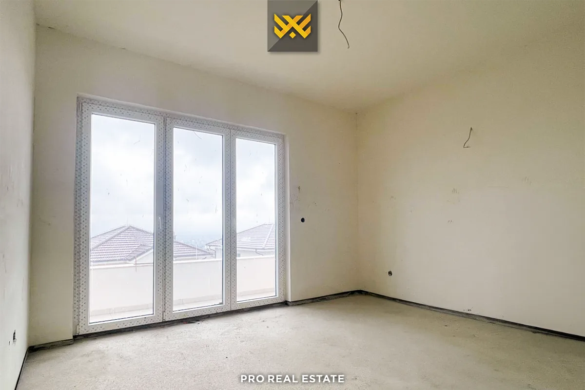 Shtëpi 213m² + 105m² për #SHITJE në Pejë