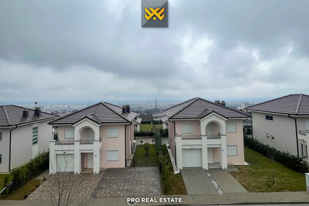 Shtëpi 213m² + 105m² për #SHITJE në Pejë