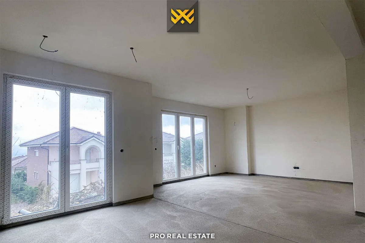 Shtëpi 213m² + 105m² për #SHITJE në Pejë