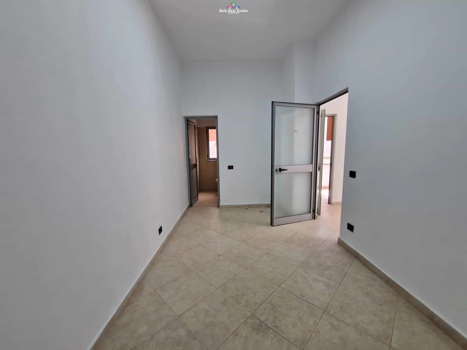 Zyre Me Qera Ne Myslym Shyr ( ID BZ2934) Tirane