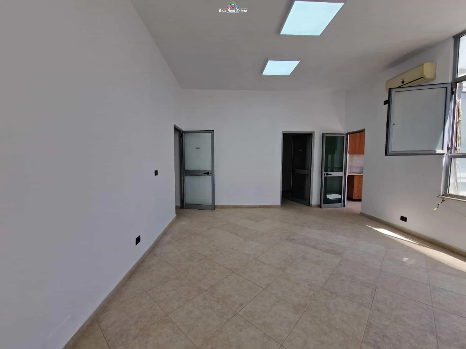 Zyre Me Qera Ne Myslym Shyr ( ID BZ2934) Tirane