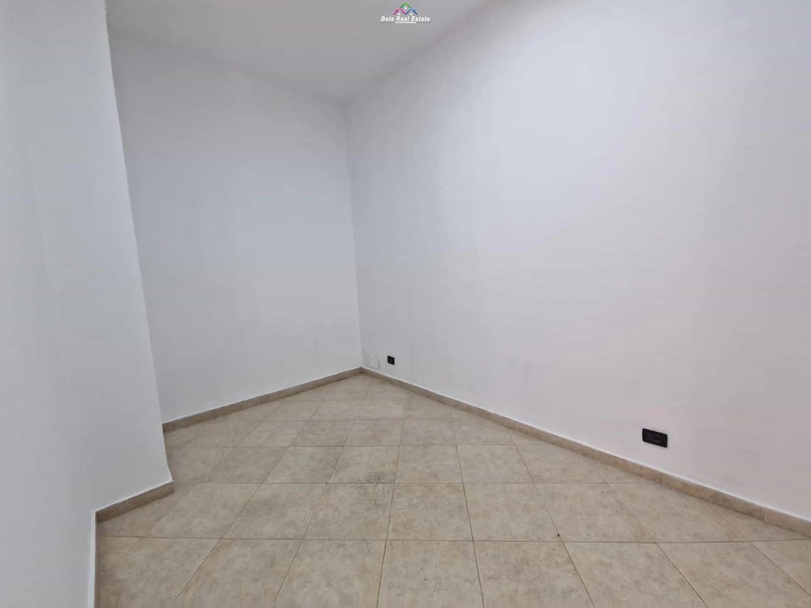 Zyre Me Qera Ne Myslym Shyr ( ID BZ2934) Tirane