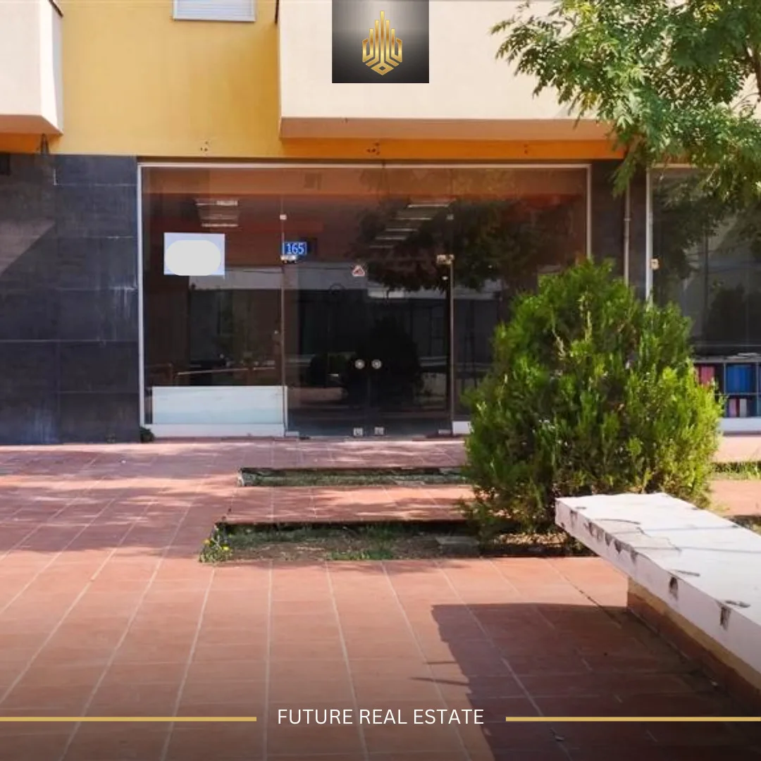 Lokal me QERA/85m²
