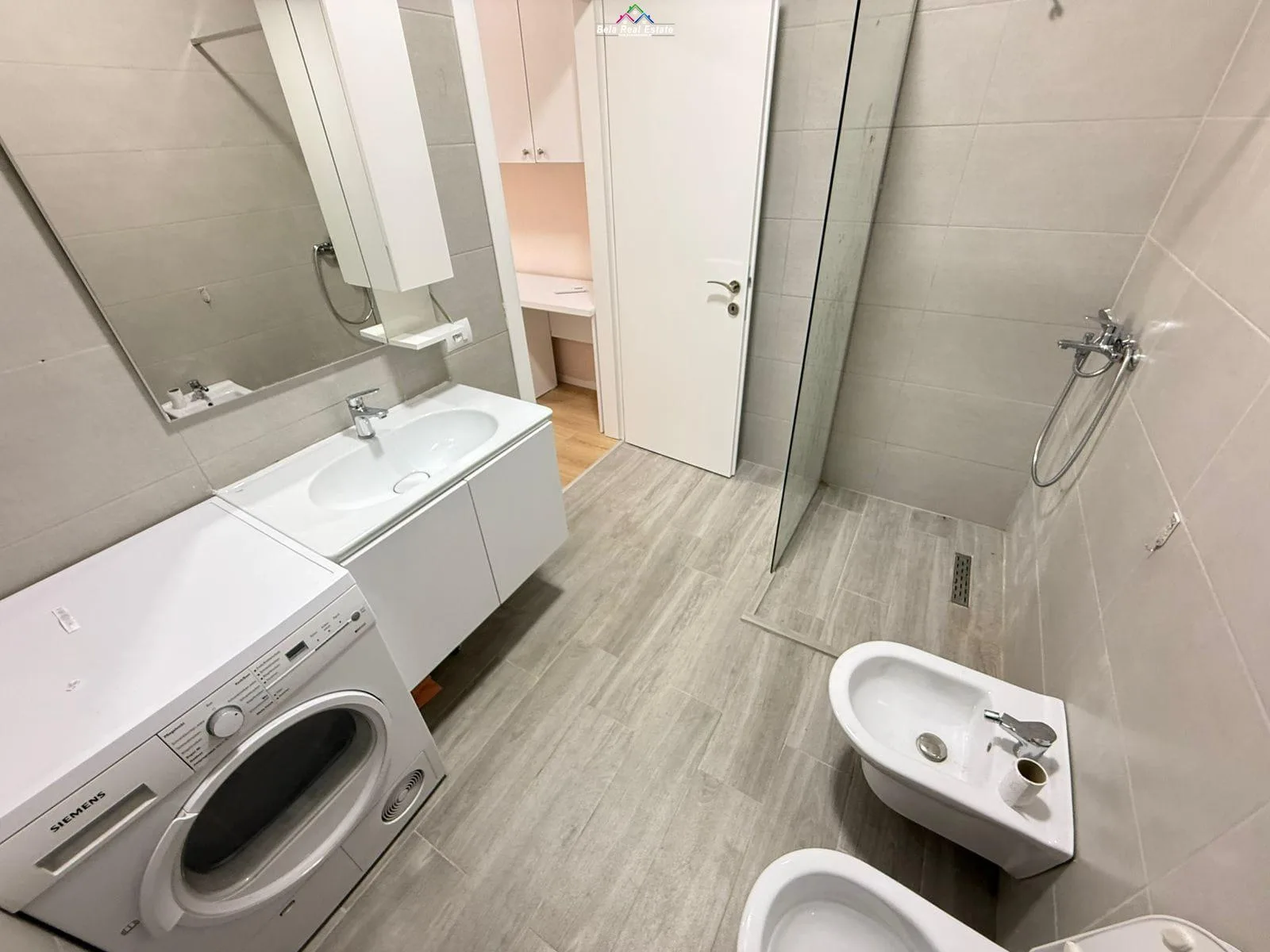 Apartament me Qera 2+1 tek Ish Fusha e Aviacionit (ID B2201807) Tirane