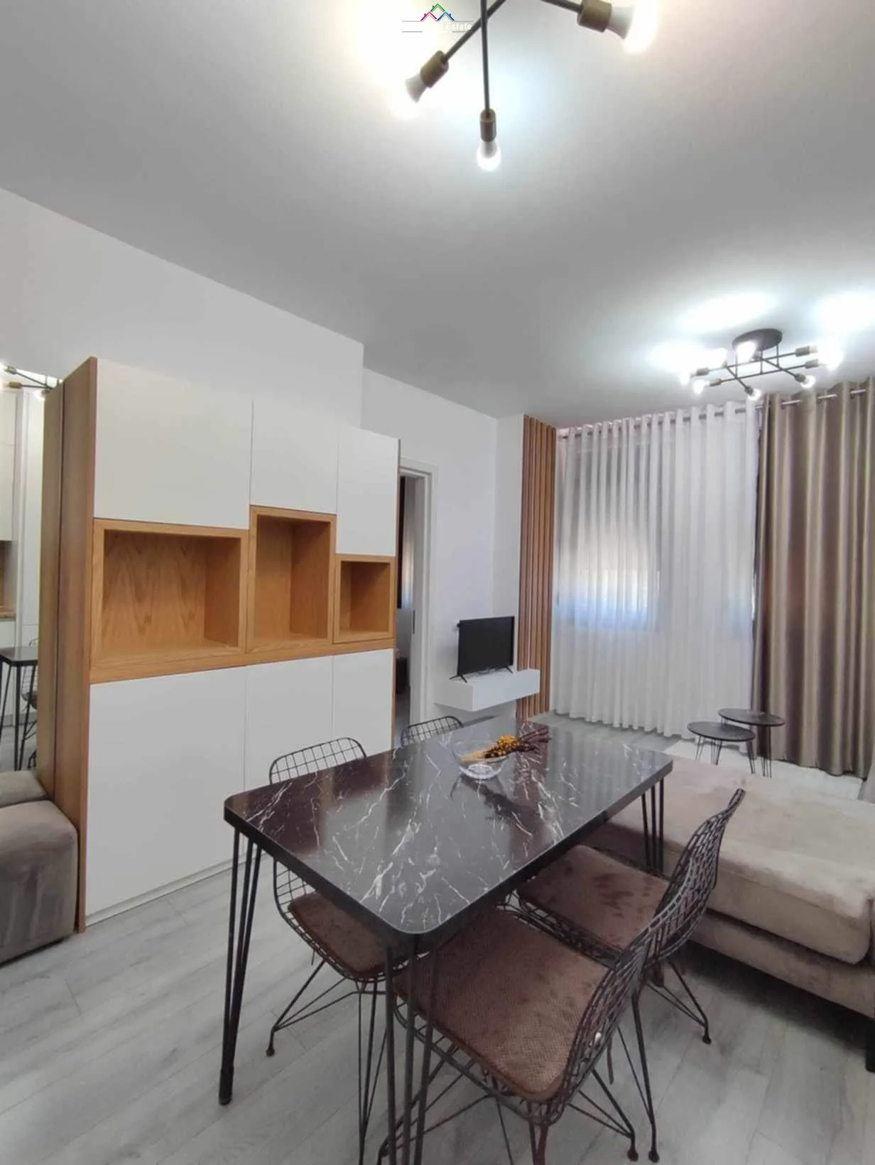 Apartament Me Qera 1+1 Prane Spitalit Amerikan 3 (ID B210256) Tirane