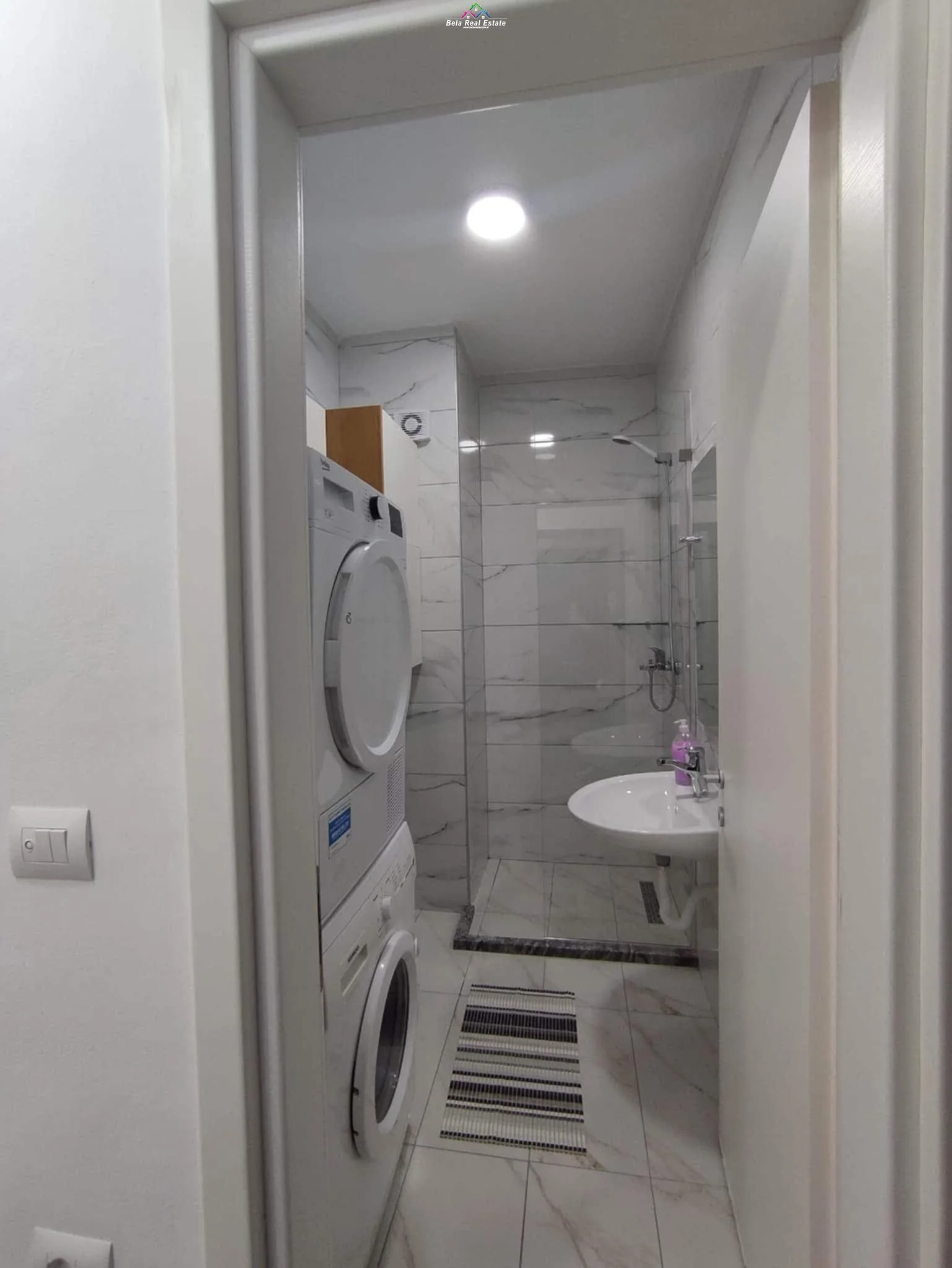Apartament Me Qera 1+1 Prane Spitalit Amerikan 3 (ID B210256) Tirane