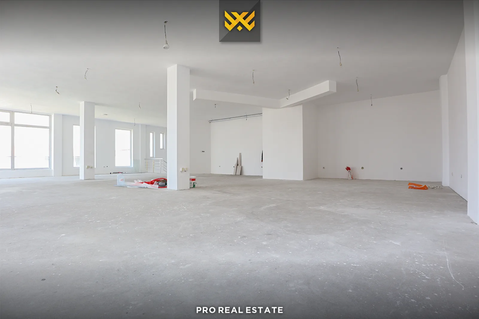 Lokal 260m² me #QIRA në Veternik.