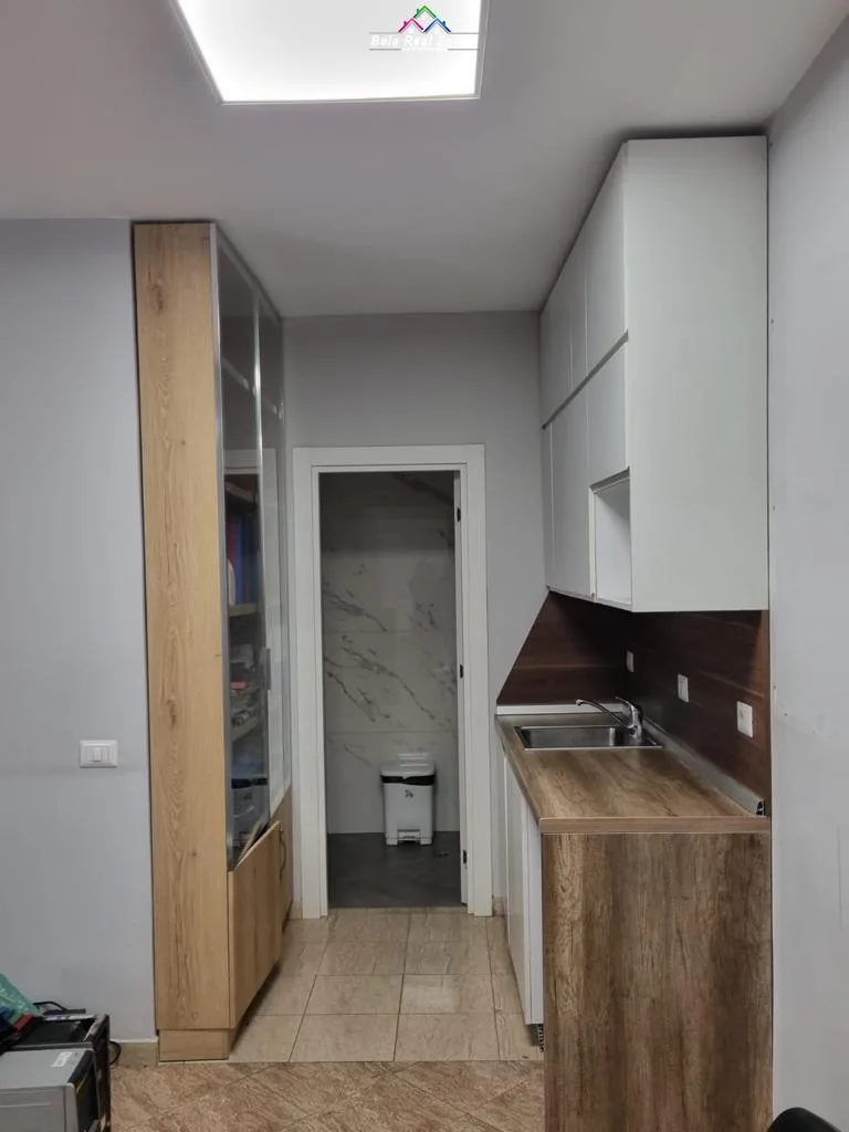 Zyre me Qera 1+1 Tek Pazari i Ri (ID BZ2498) Tirane