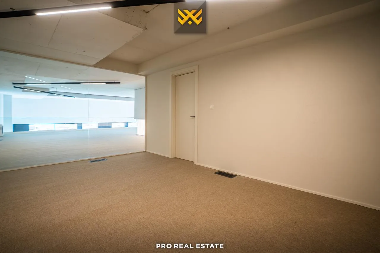 Zyre 486.79m²  me #QIRA në Lakrishtë