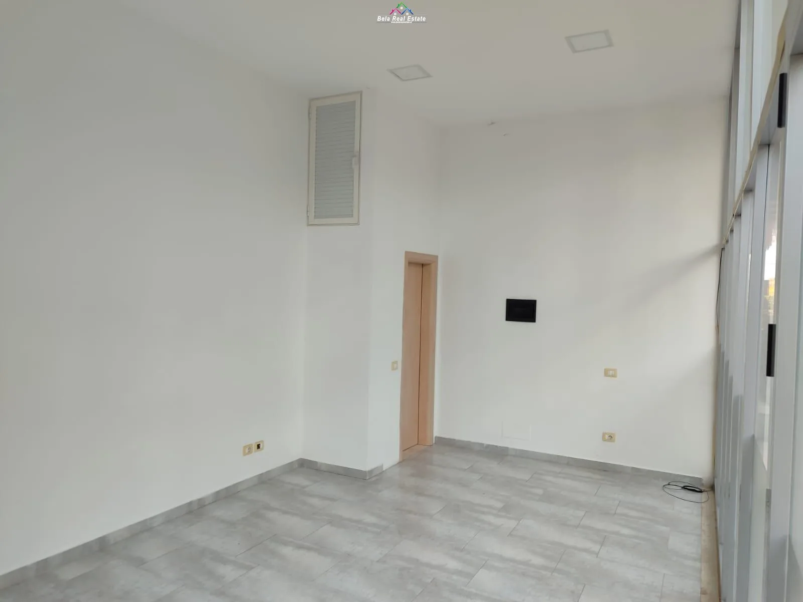 Shitet Dyqan Tek Rruga e Elbasanit( ID BD1142)Tirane