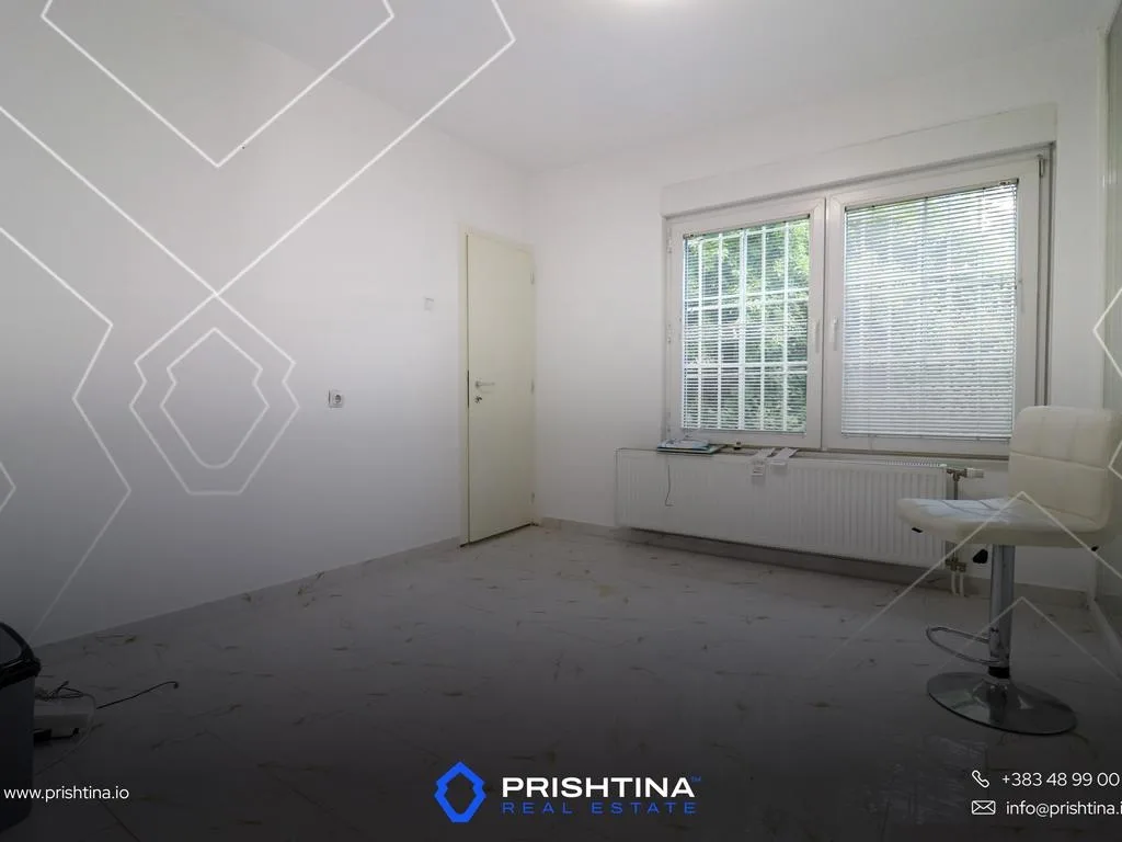 Lokal me qira 38m² në Ulpianë