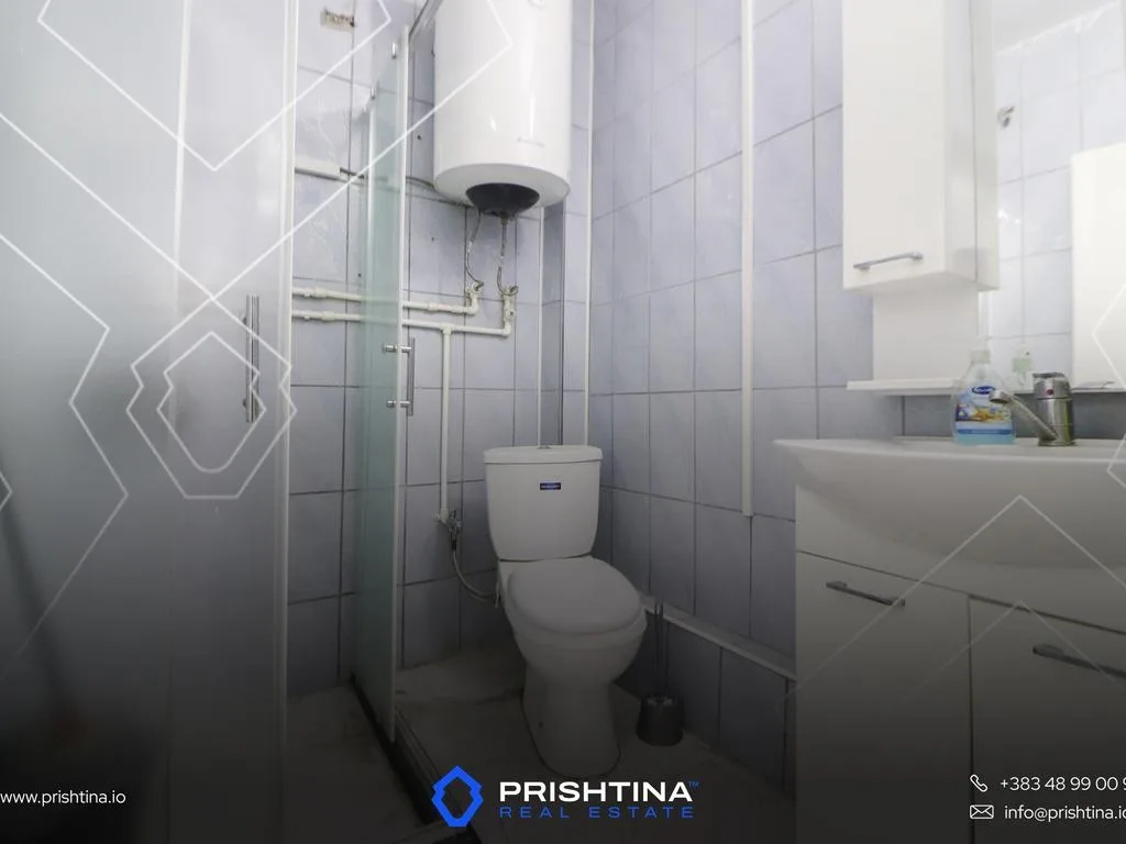Lokal me qira 38m² në Ulpianë